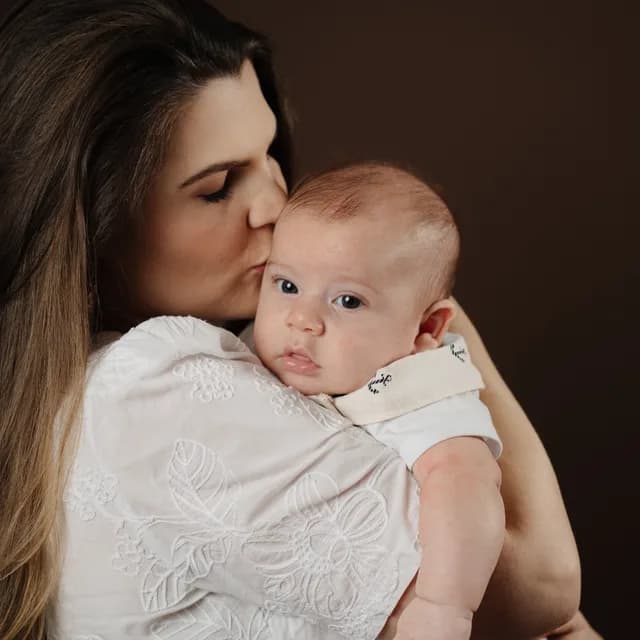 Ensaio de mãe e bebê no estúdio Junglaus